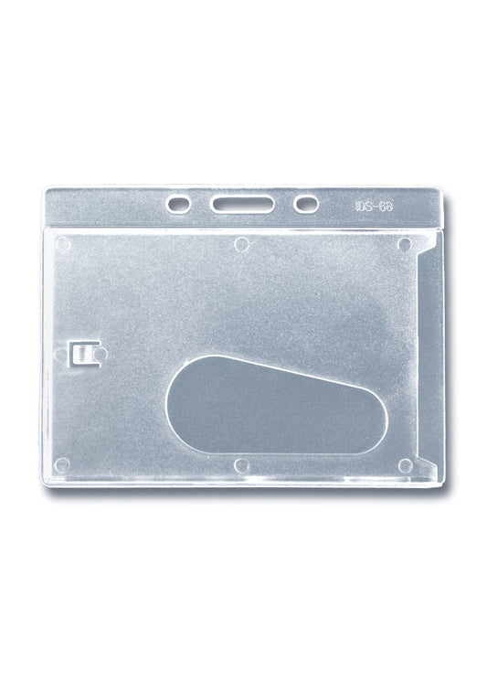 Kartenhalter aus transparent-mattem Polycarbonat (IDS-68), mit Langloch, zwei Rundlöchern und Daumenausschub. Passend für alle Blanko-Plastikkarten nach ISO-Standard (54 x 86 mm) Horizontal tragbar.