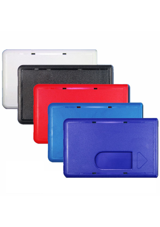 Kartenhalter, Ausweistasche, Ausweishülle, Ticketholder, ID- Kartenhalter, Ausweisetui, Klarsichthülle, Befestigungssteg, Rundloch, Langloch, Ticket holder, Ticket Aufbewahrung, Tickethülle, Schlüsselband, Messe, Festival, Verkaufsfläche, Event, Büro, Kartenhalter Taschenformat