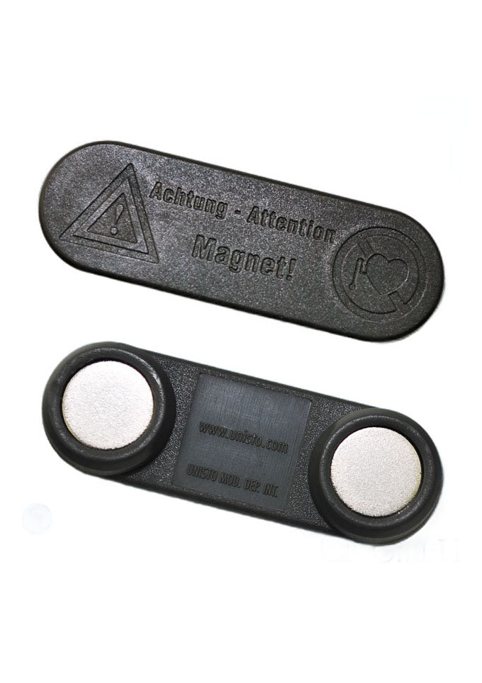 Power Magnet, Namensschild